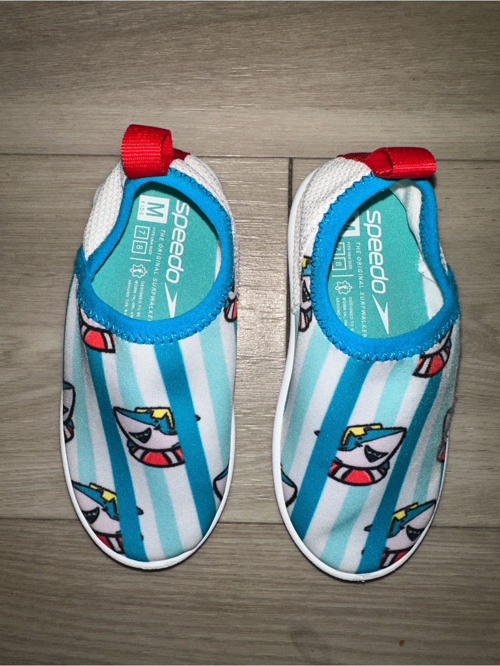 Speedo beach shoes for kids, size 7/8